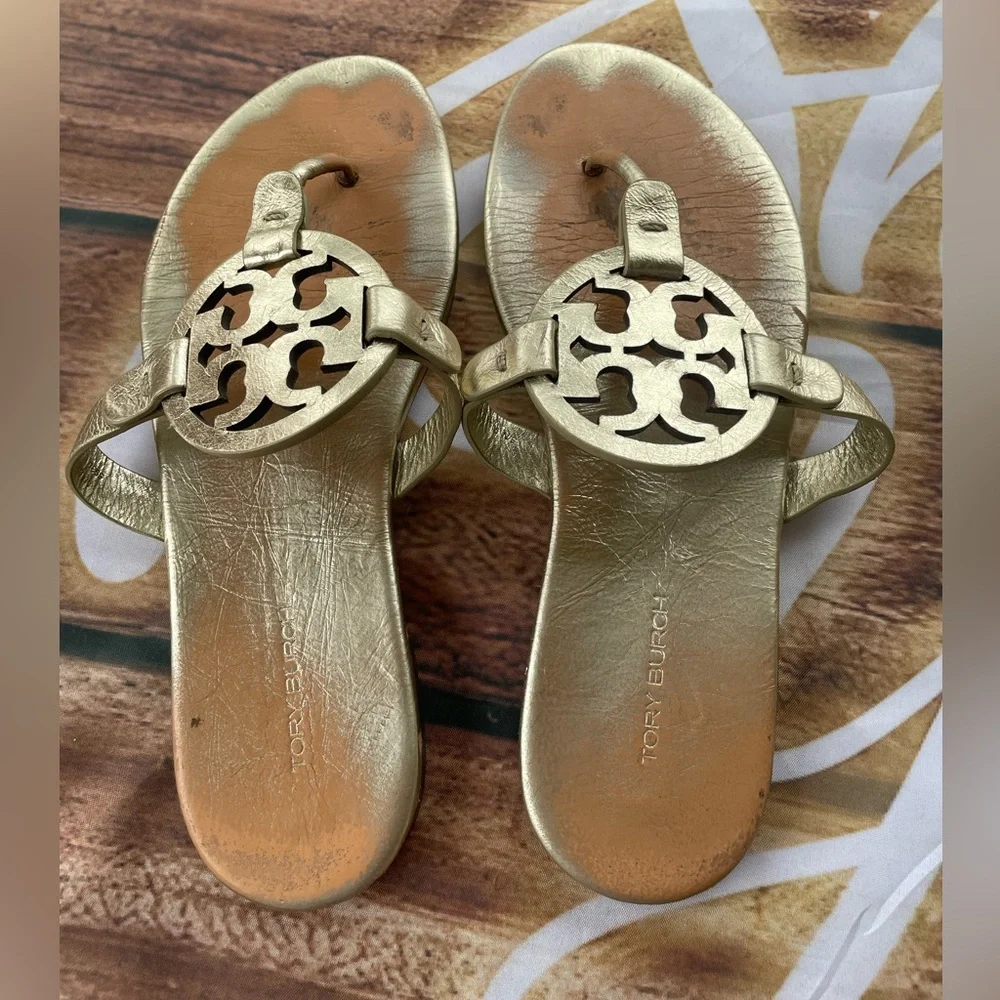 Tory Burch Gold Sandals Elegant Design